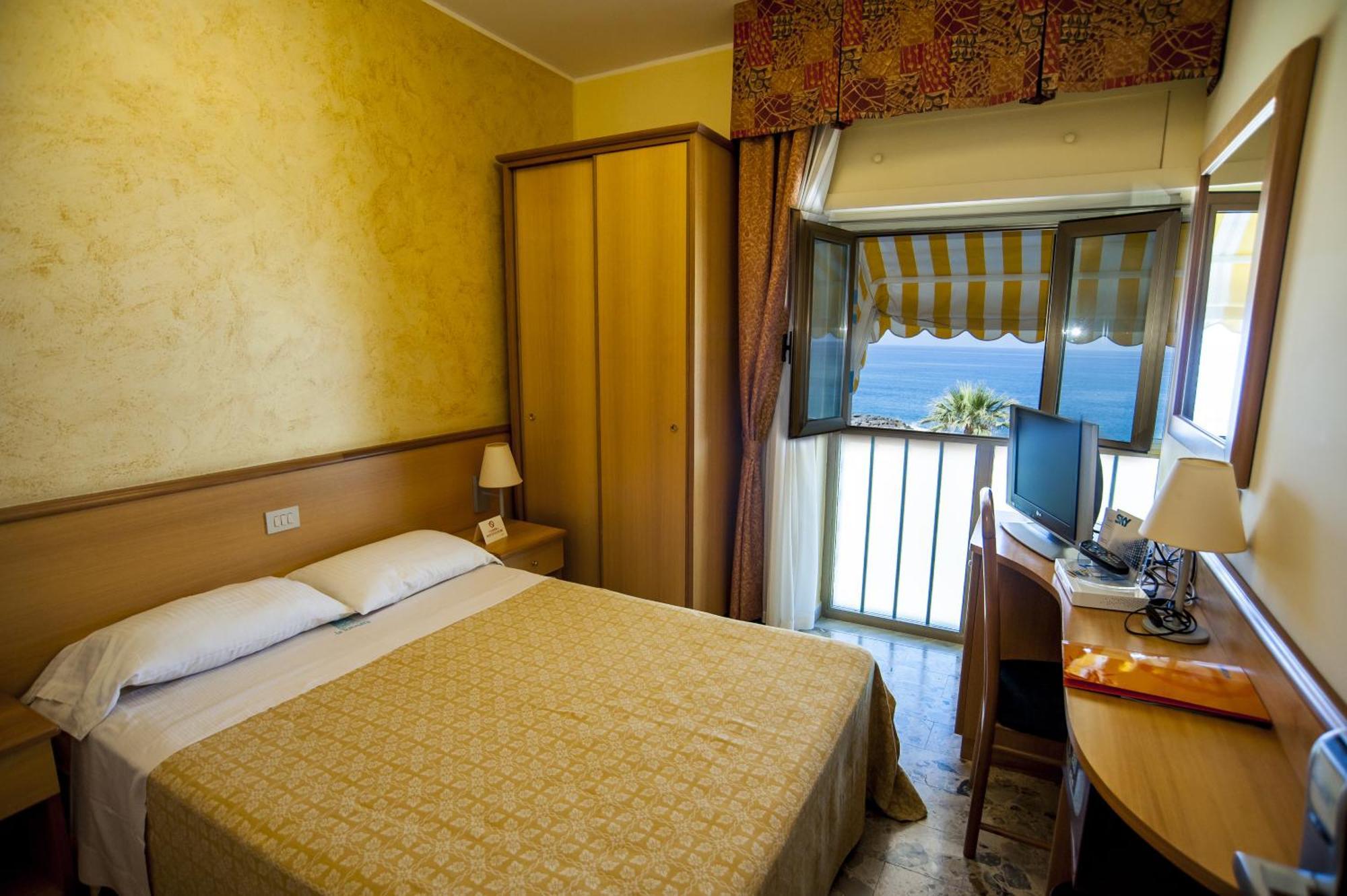 Hotel La Tonnara Amantea Δωμάτιο φωτογραφία